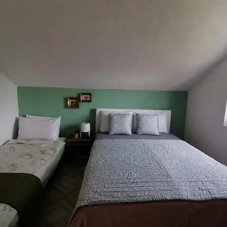 Lila Homestay *